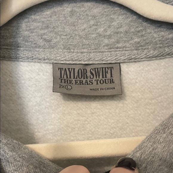 EUC! Taylor Swift Eras Tour Merch Sweatshirt, Size XXL - Picture 7 of 8